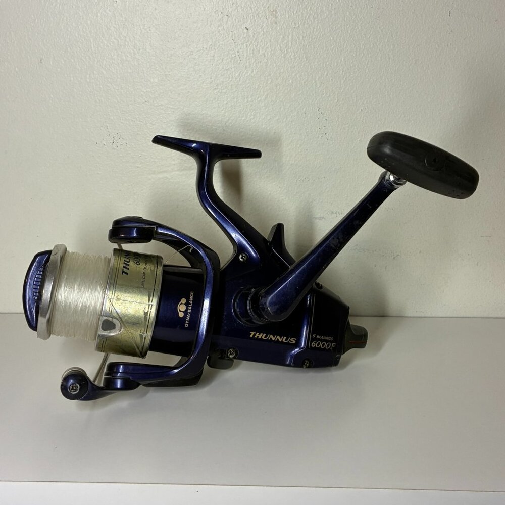 Shimano Thunnus Baitrunner 6000F Saltwater Spinning Reel